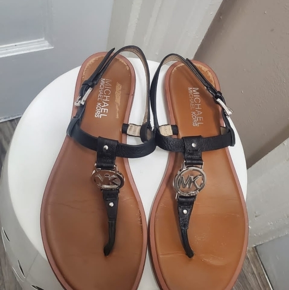 MICHAEL Michael Kors Women's Sondra Leather Thong Sandals Size 6½ 🌴 - Picture 6 of 6